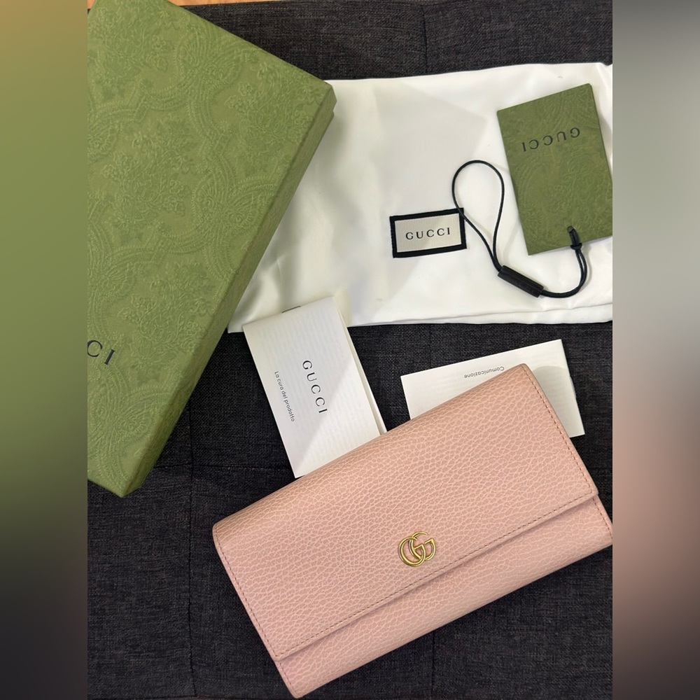 GUCCI 
Dollar Calfskin GG Marmont Continental Wallet Perfect Pink